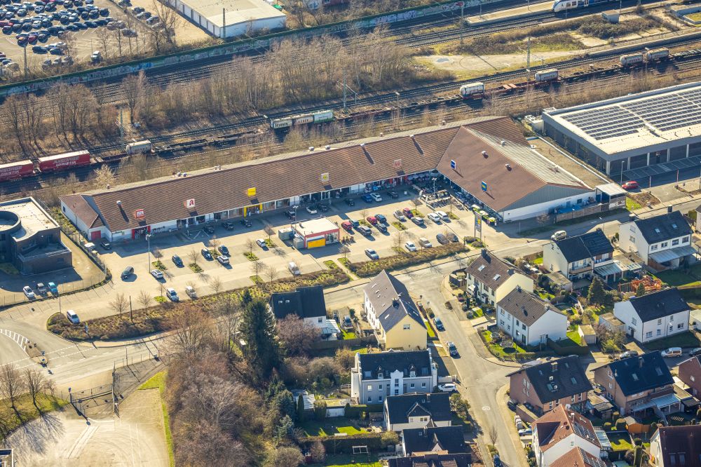 Luftaufnahme Holzwickede - Einkaufzentrum in Holzwickede im Bundesland Nordrhein-Westfalen, Deutschland