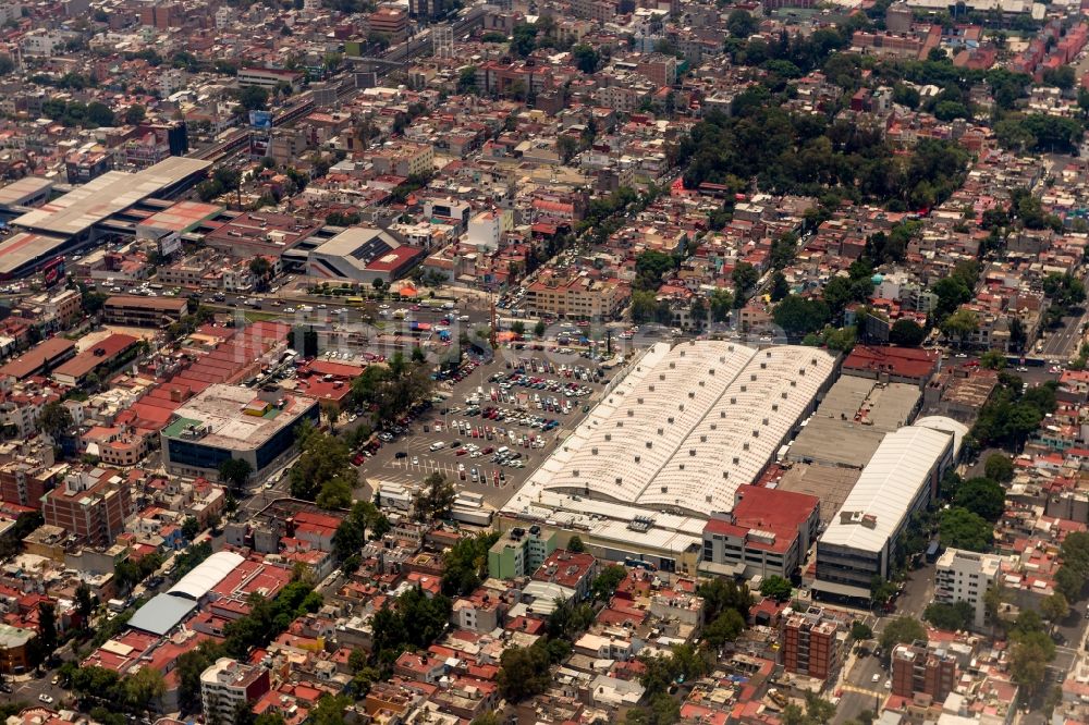 Ciudad de Mexico von oben - Einkaufzentrum Mega Soriana in Ciudad de Mexico in Mexiko