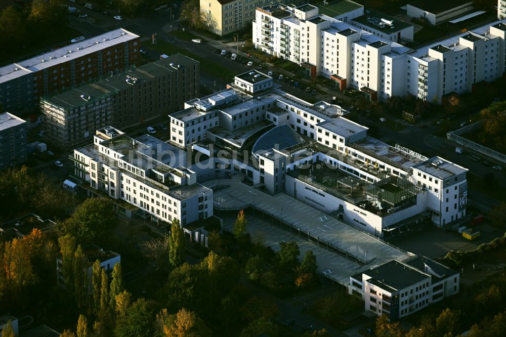 Luftbild Berlin - Einkaufzentrum Neumann Forum in Berlin, Deutschland