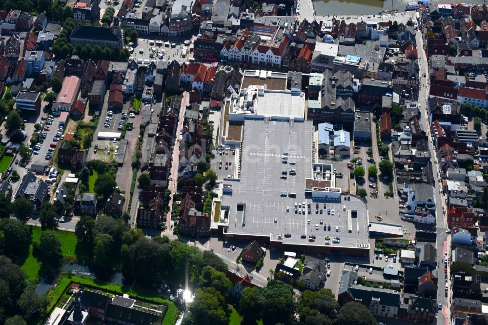 Luftaufnahme Husum - Einkaufzentrum THEO Shopping-Center in Husum im Bundesland Schleswig-Holstein, Deutschland