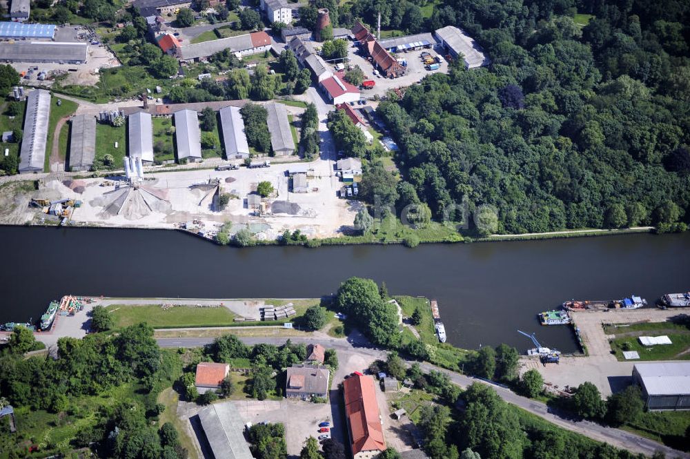 Luftaufnahme Genthin - Elbe-Havel-Kanal / Canal bei Genthin