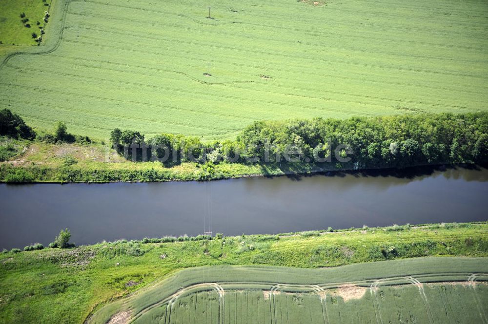 Genthin aus der Vogelperspektive: Elbe-Havel-Kanal / Canal bei Genthin
