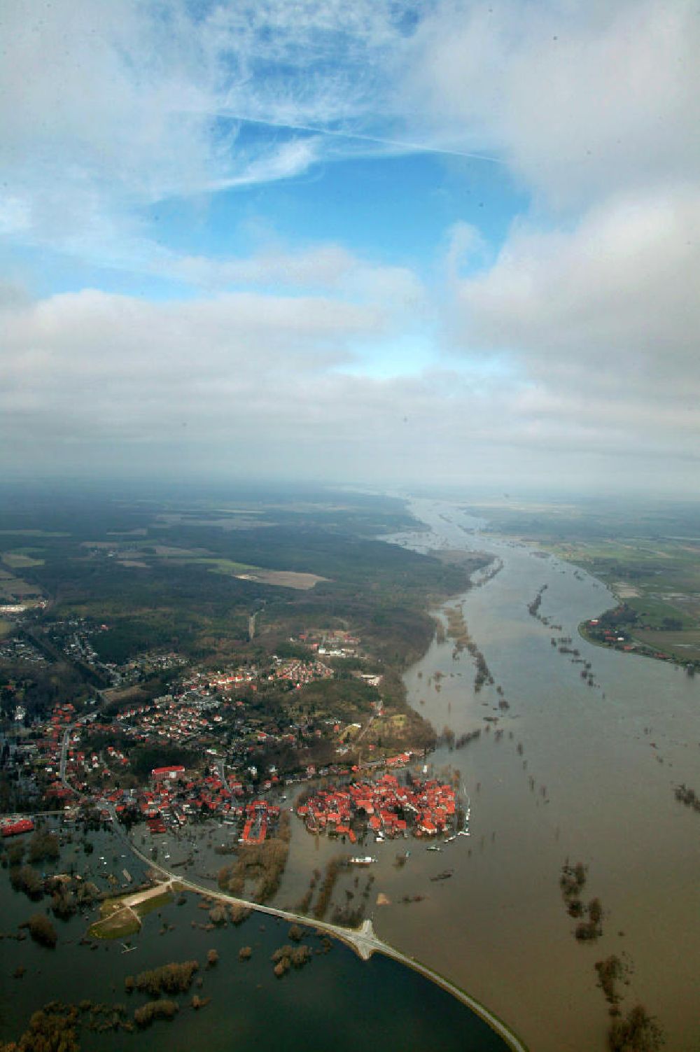 Hitzacker von oben - Elbe-Hochwasser Hitzacker