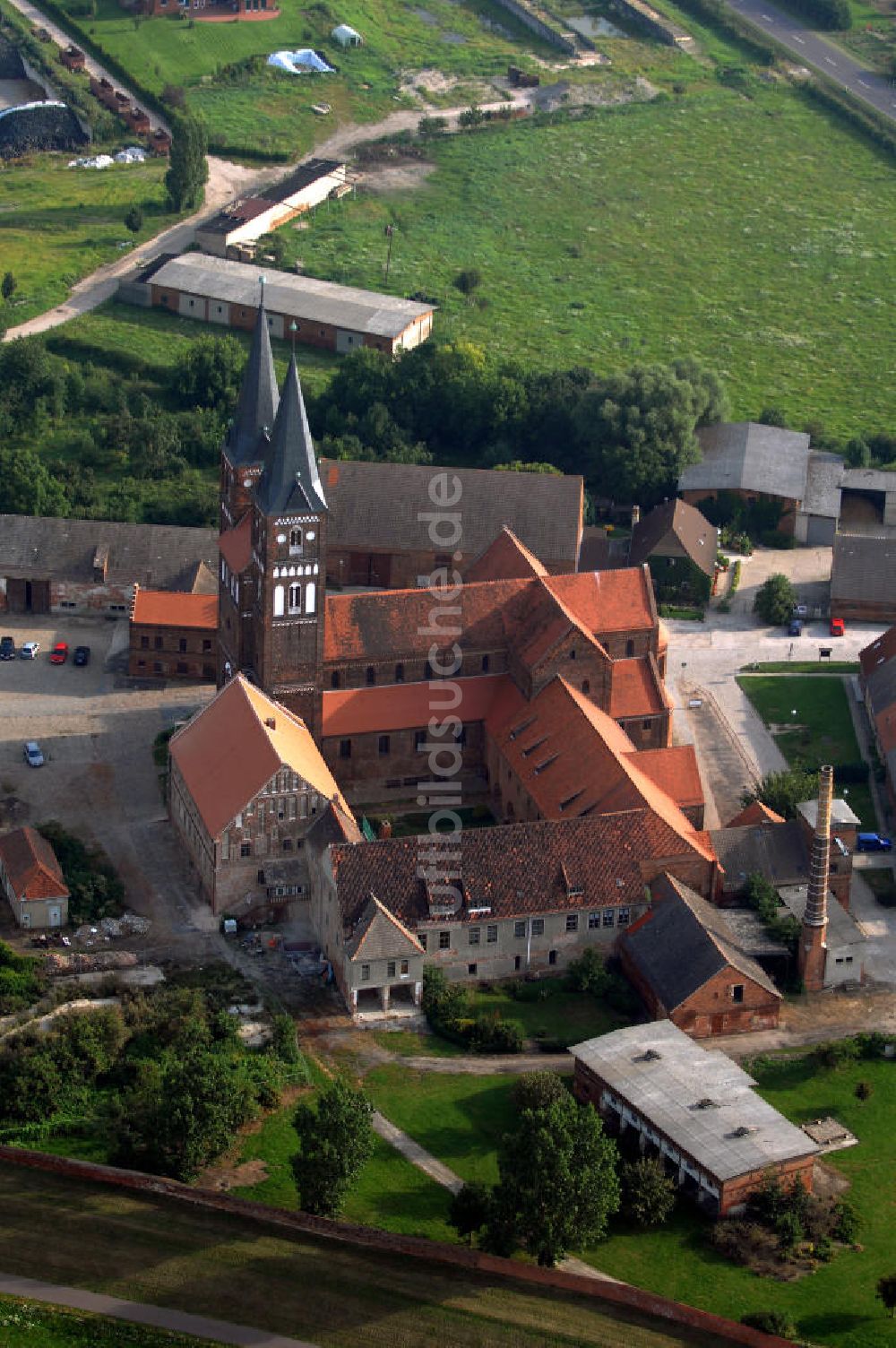 Luftaufnahme Jerichow - ; eMail: nfo@stiftung-kloster-jerichow