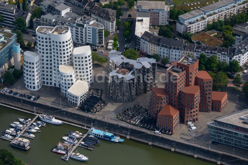 Luftbild Düsseldorf - Ensemble Gehry Bauten - Neuer Zollhof im Medienhafen am Ufer des Rhein in Düsseldorf im Bundesland Nordrhein-Westfalen, Deutschland