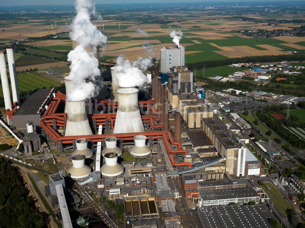 NIEDERAUßEM von oben - Ensemble der RWE Kohle- Kraftwerke bei Neurath und Niederaußem in Nordrhein-Westfalen