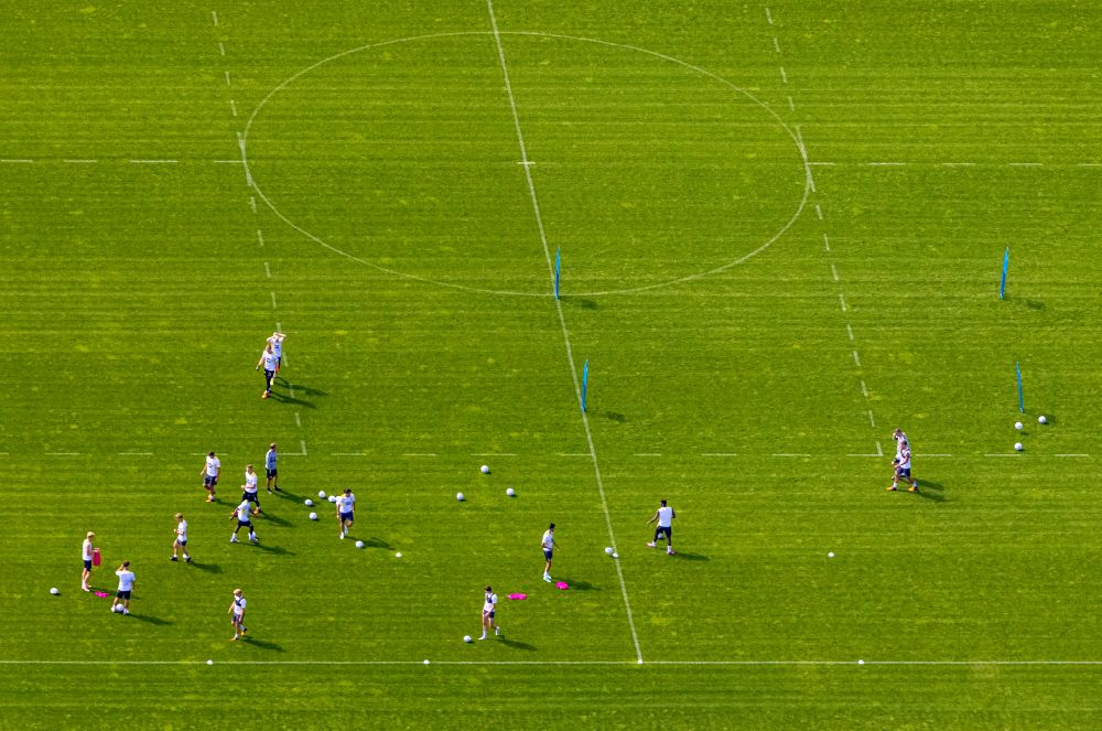 Dortmund von oben - Ensemble der Sportplatzanlagen des BVB Trainingszentrum in Dortmund im Bundesland Nordrhein-Westfalen, Deutschland