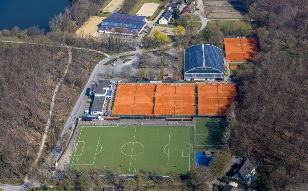 Luftbild Dinslaken - Ensemble der Sportplatzanlagen an der Dorfstraße in Dinslaken im Bundesland Nordrhein-Westfalen, Deutschland