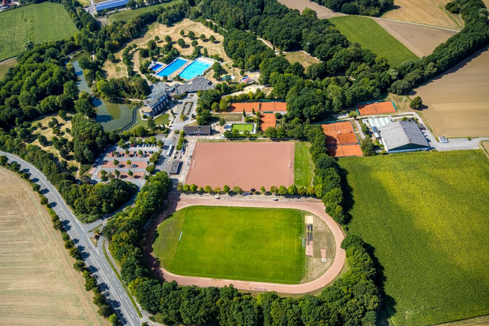 Luftbild Pelkum - Ensemble der Sportplatzanlagen und Freibad im Selbachpark in Pelkum im Bundesland Nordrhein-Westfalen, Deutschland