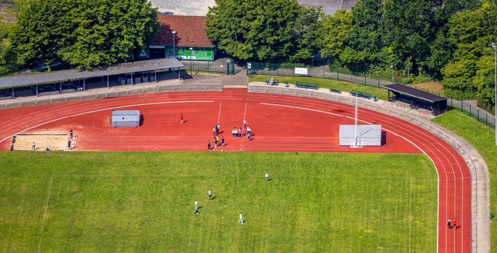 Luftaufnahme Werl - Ensemble der Sportplatzanlagen mit dem Heinrich Buchgeister Stadion in Werl im Bundesland Nordrhein-Westfalen, Deutschland