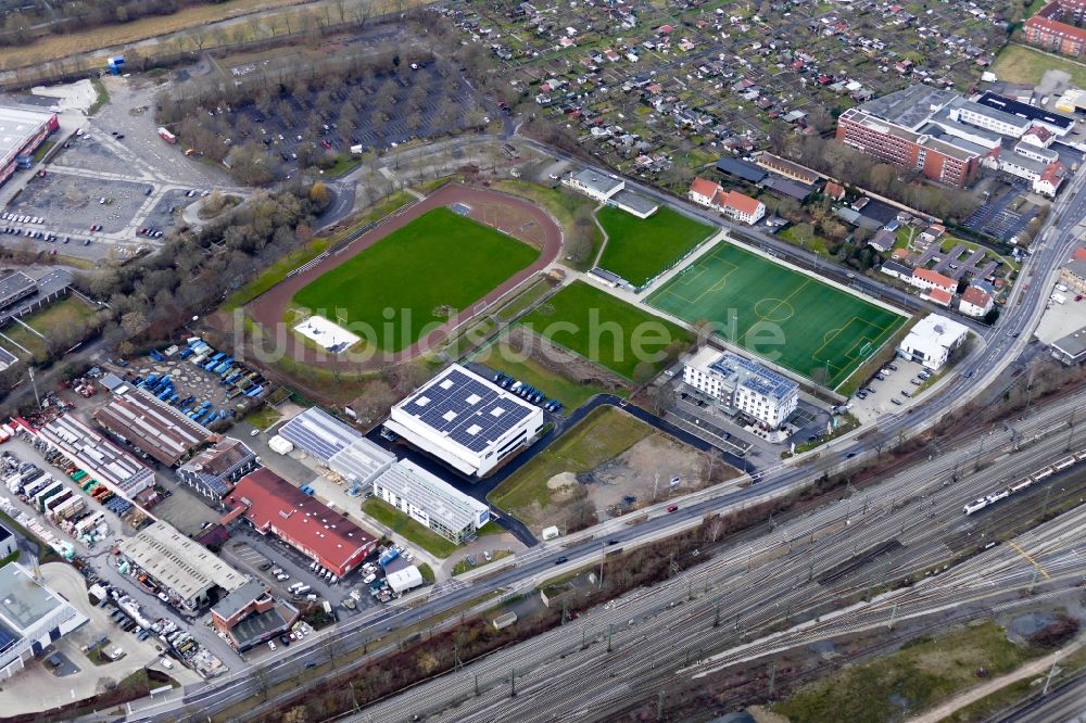 Göttingen von oben - Ensemble der Sportplatzanlagen Maschpark Schützenanger in Göttingen im Bundesland Niedersachsen, Deutschland