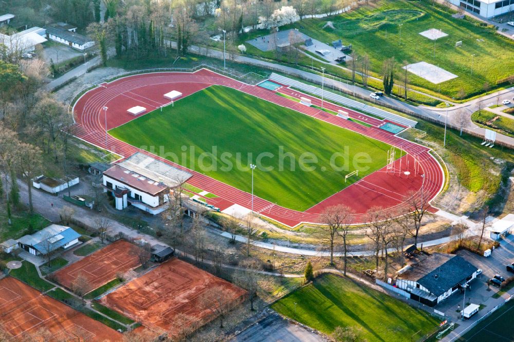 Luftbild Kandel - Ensemble der Sportplatzanlagen mit dem renovierten Bienwaldstadion und Tennisclub in Kandel im Bundesland Rheinland-Pfalz