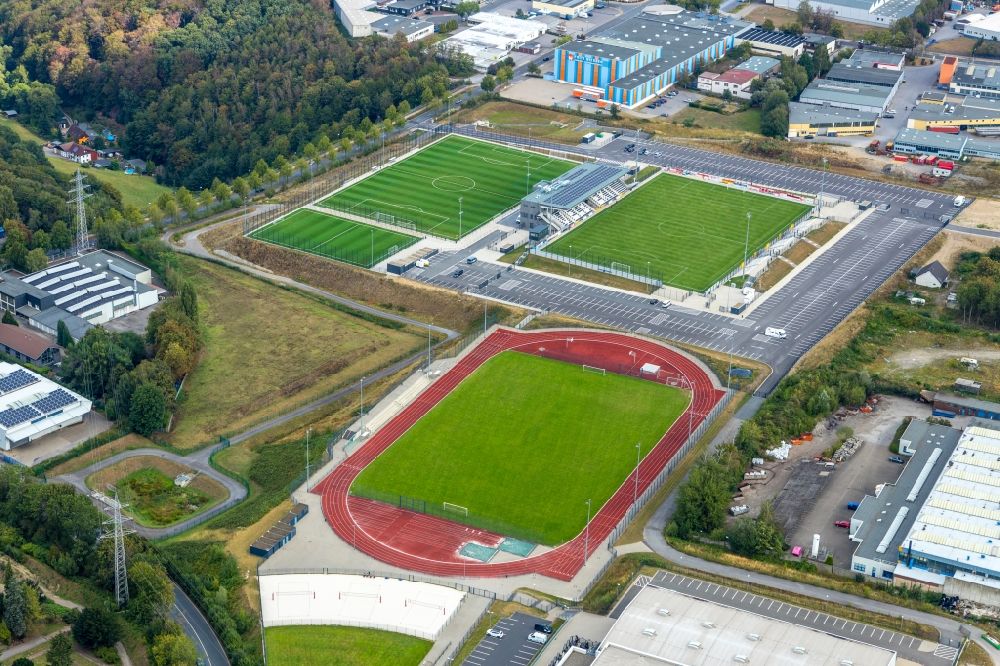 Luftbild Velbert - Ensemble der Sportplatzanlagen und Sporthalle am EMKA Sportzentrum Velbert in Velbert im Bundesland Nordrhein-Westfalen, Deutschland