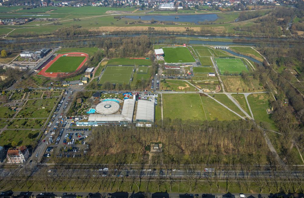 Luftbild Hamm - Ensemble der Sportplatzanlagen des Sportzentrum Ost mit Erlebnistherme Maximare Bad Hamm GmbH und Jahnstadion in Hamm im Bundesland Nordrhein-Westfalen, Deutschland