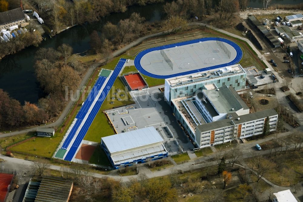 Luftaufnahme Oranienburg - Ensemble der Sportplatzanlagen der Torhorstschule in Oranienburg im Bundesland Brandenburg, Deutschland