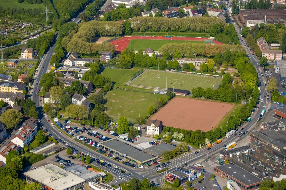 Witten von oben - Ensemble der Sportplatzanlagen des VfB Annen 19 e.V. in Witten im Bundesland Nordrhein-Westfalen, Deutschland