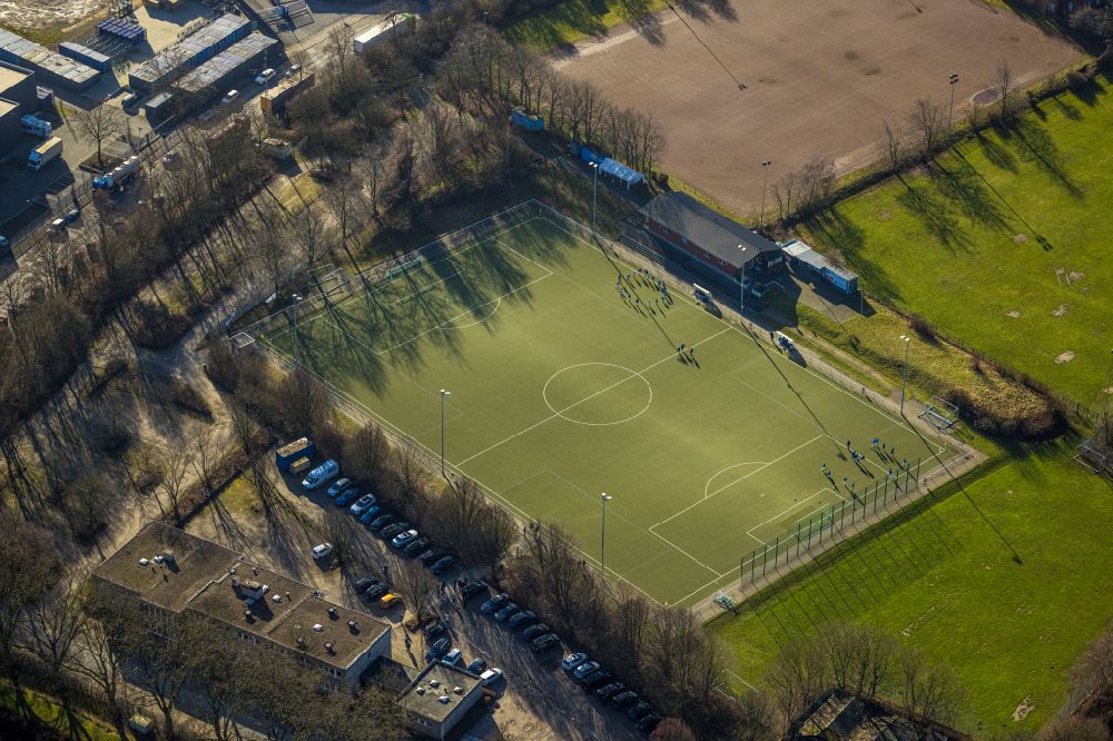 Witten aus der Vogelperspektive: Ensemble der Sportplatzanlagen des VfB Annen 19 e.V. in Witten im Bundesland Nordrhein-Westfalen, Deutschland