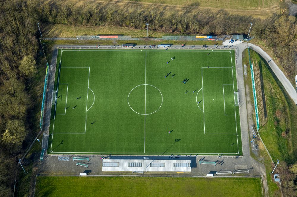 Hamm von oben - Ensemble der Sportplatzanlagen des SV Westfalia Rhynern e.V. in Hamm im Bundesland Nordrhein-Westfalen