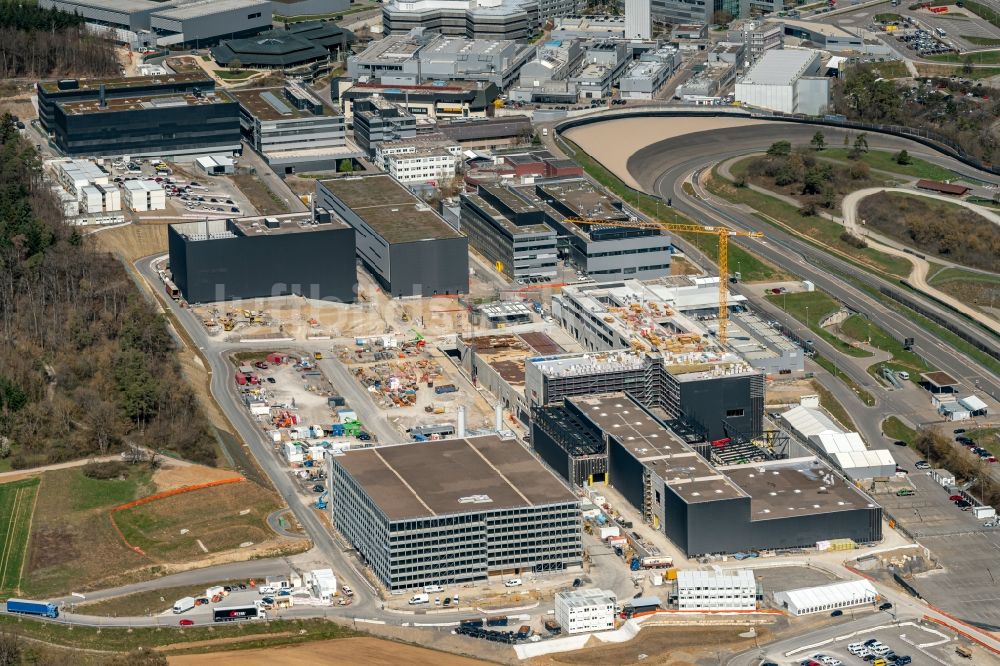 Weissach von oben - Entwicklungs- Gebäude und Bürokomplex des Porsche Entwicklungszentrum in Weissach im Bundesland Baden-Württemberg, Deutschland
