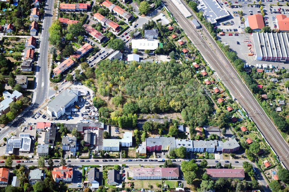 Luftbild Berlin - Entwicklungsgebiet und Bauland- Brache Hochstraße - Hildburghauser Straße im Ortsteil Lichterfelde in Berlin, Deutschland