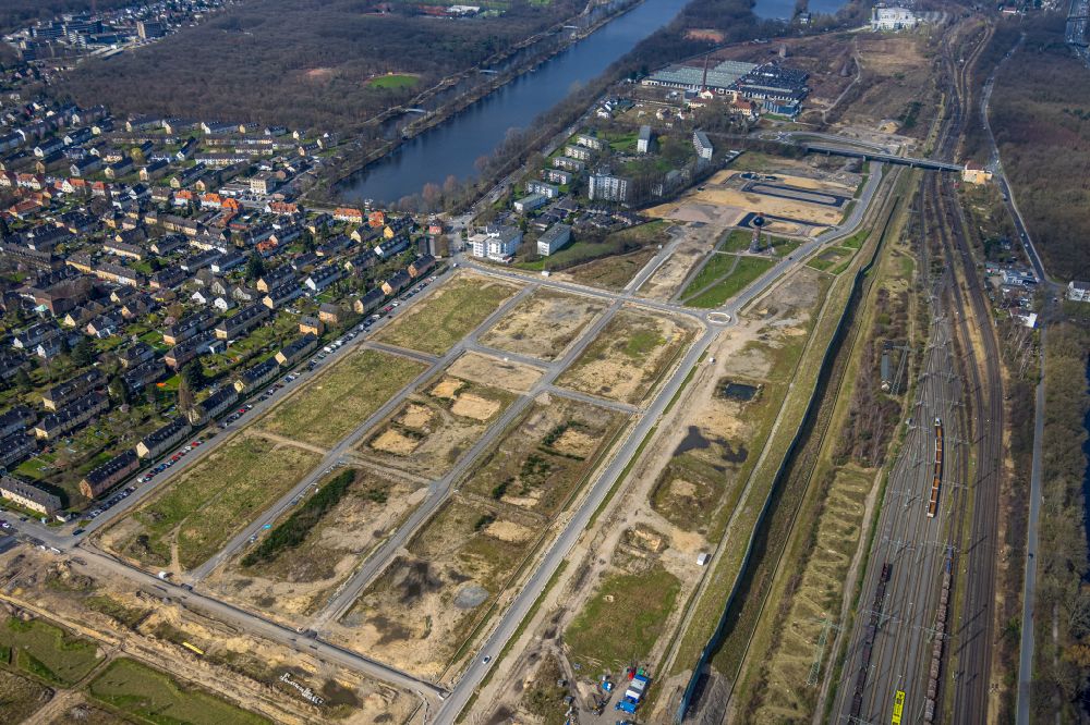 Duisburg von oben - Entwicklungsgebiet und Bauland für den Neubau des Quartier am Wasserturm in Duisburg im Bundesland Nordrhein-Westfalen, Deutschland