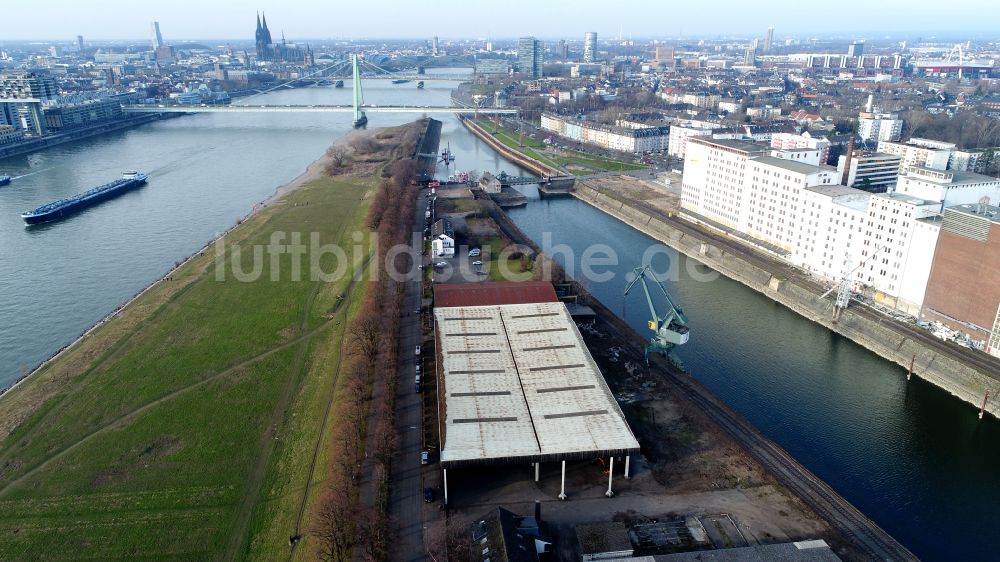 Köln von oben - Entwicklungsgebiet des Deutzer Hafen am Ufer des Rhein in Köln im Bundesland Nordrhein-Westfalen, Deutschland