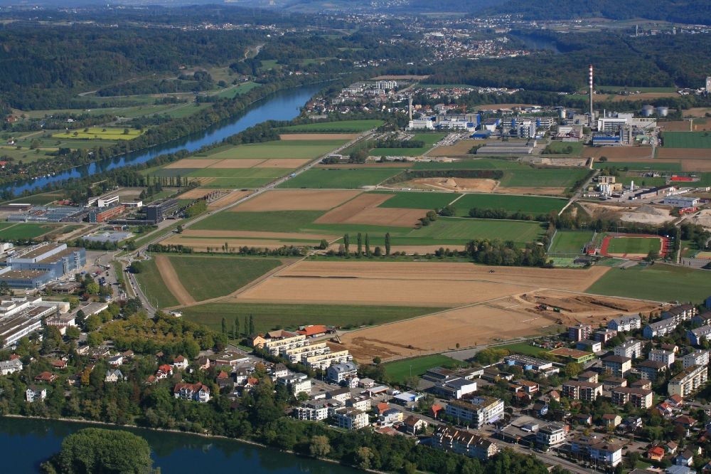 Sisseln von oben - Entwicklungsgebiet der Gewerbeflächen Sisslerfeld für ein High-Tech-Zentrum im Life-Sciences Bereich in Sisseln im Kanton Aargau, Schweiz
