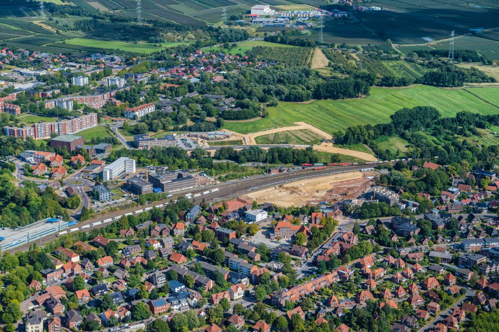 Stade von oben - Entwicklungsgebiet der Industriebrache des ehemaligen Mineralölwerkes in Stade im Bundesland Niedersachsen, Deutschland