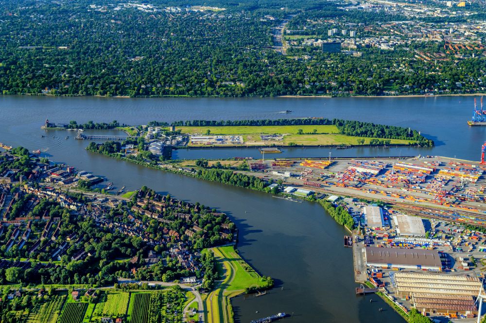 Hamburg von oben - Entwicklungsgebiet der Industriebrache am Petroleumhafen im Ortsteil Waltershof in Hamburg, Deutschland