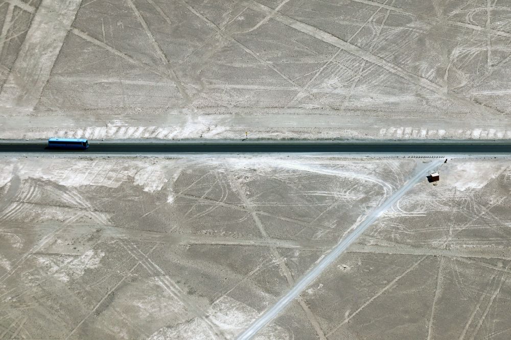 Luftbild Espiral - Erd- und Bodenzeichnung in der Wüste in Espiral in Ica, Peru
