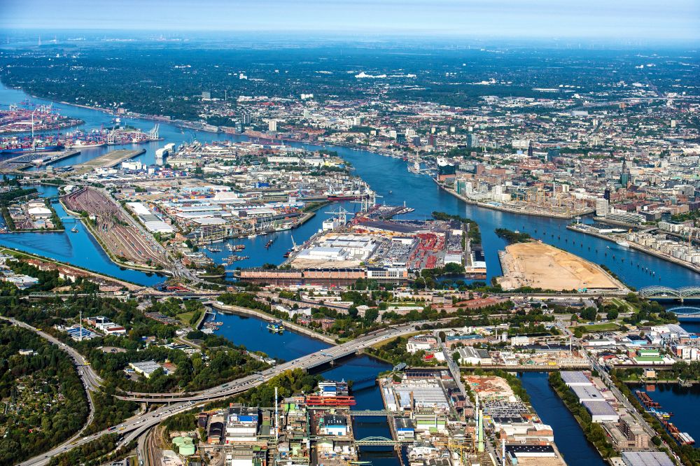 Luftbild Hamburg - Erdarbeiten auf dem Gelände der ehemaligen Logistikzentrum- Ruine Übersee - Zentrum am Schuhmacherwerder - Moldauhafen in Hamburg, Deutschland