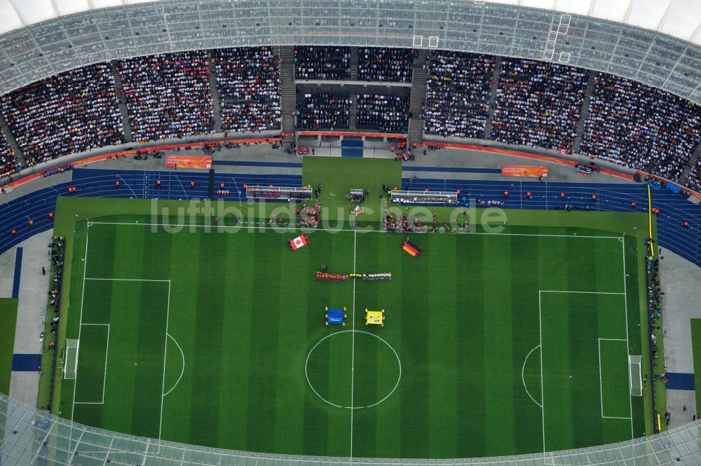 Luftaufnahme Berlin - Eröffnungsspiel der Fußball-Weltmeisterschaft der Frauen 2011 im Berliner Olympiastadion