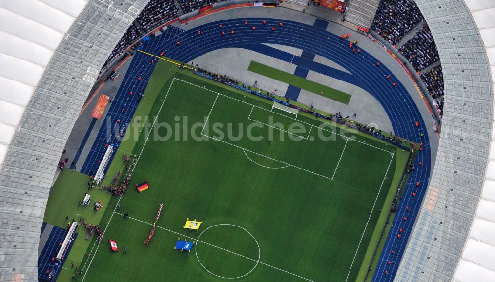 Berlin von oben - Eröffnungsspiel der Fußball-Weltmeisterschaft der Frauen 2011 im Berliner Olympiastadion