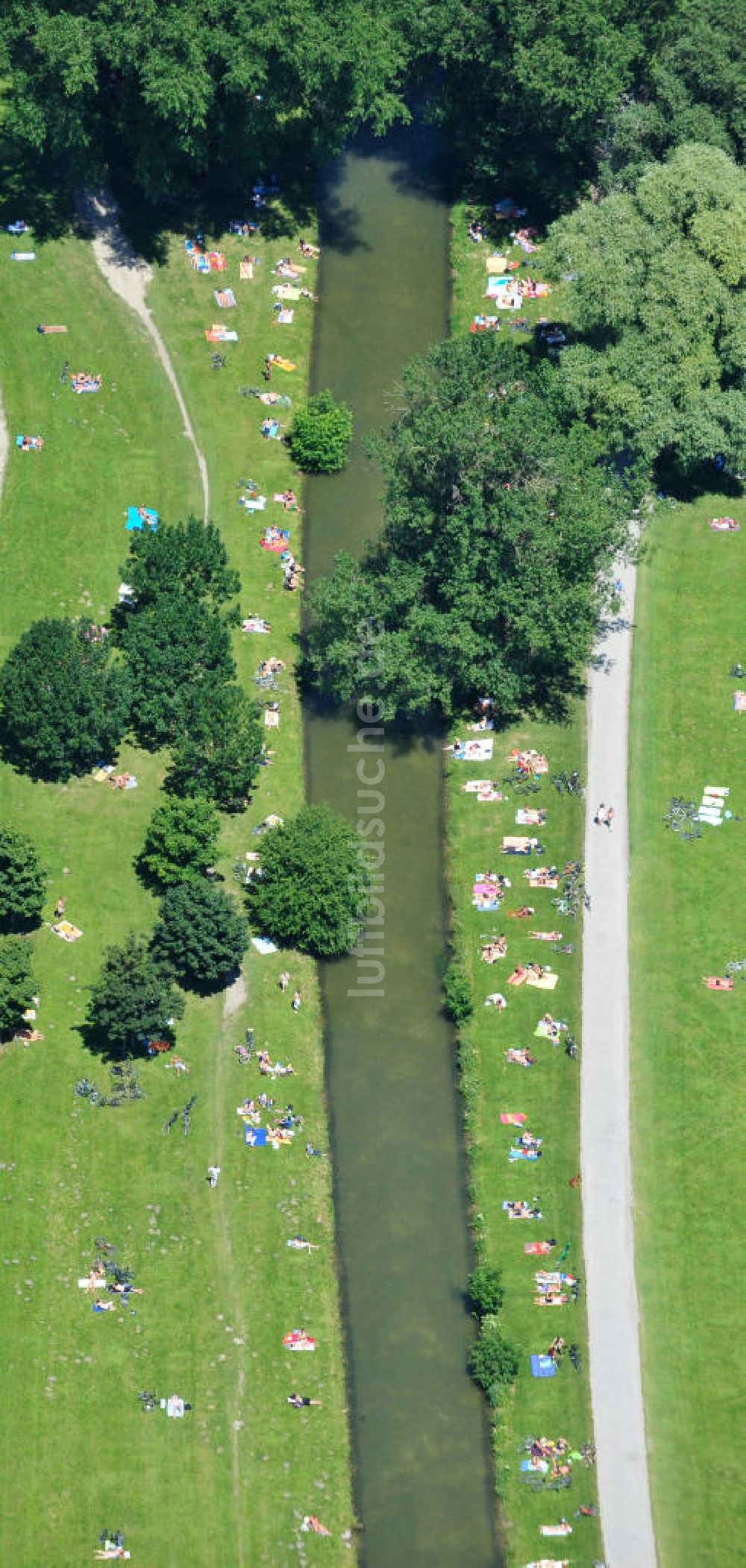 Luftbild München - Erholungspark Englischer Garten in München