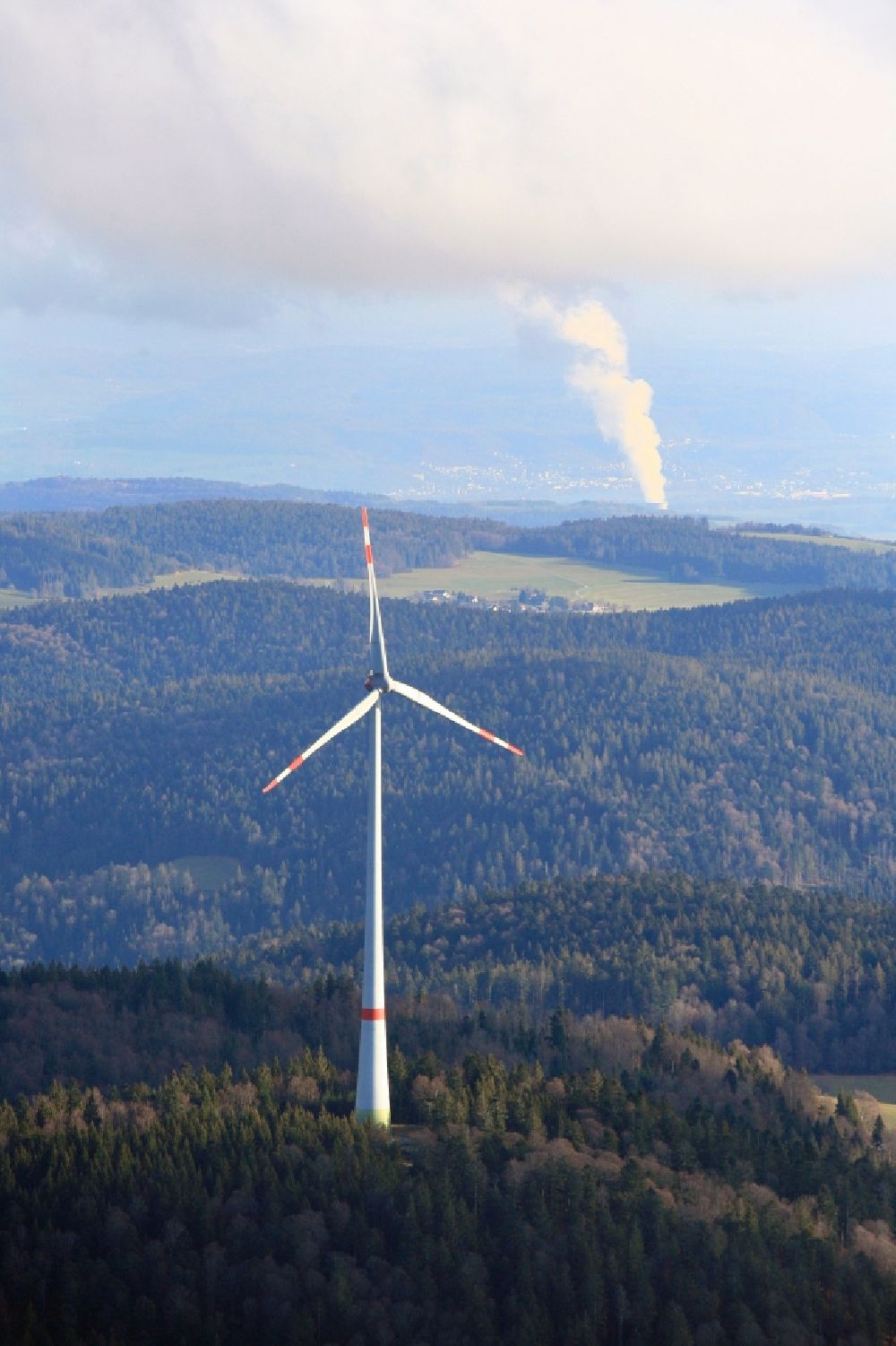 Schopfheim von oben - Erneuerbare Energie von den Windkraftanlagen im Windpark Rohrenkopf im Südschwarzwald im Ortsteil Gersbach in Schopfheim im Bundesland Baden-Württemberg, Deutschland