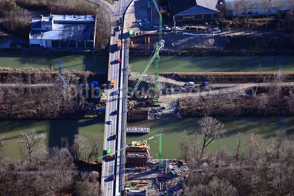 München von oben - Ersatzneubau des Brückenbauwerk der Isarbrücke in München im Bundesland Bayern, Deutschland