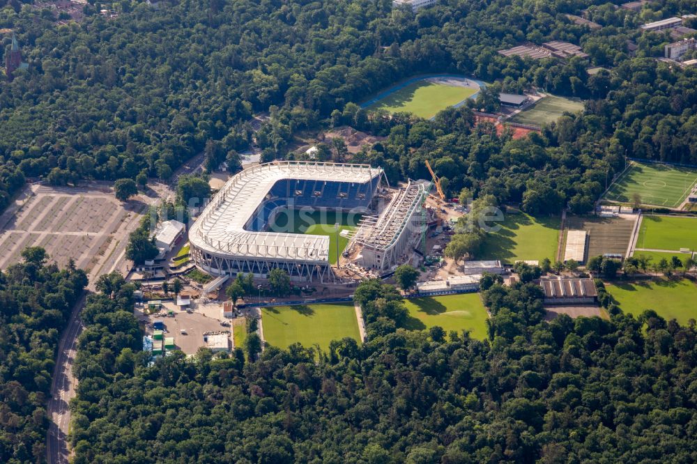 Luftbild Karlsruhe - Erweiterung des Sportstätten-Gelände der Arena des Stadion Wildparkstadion am Adenauerring in Karlsruhe im Bundesland Baden-Württemberg, Deutschland