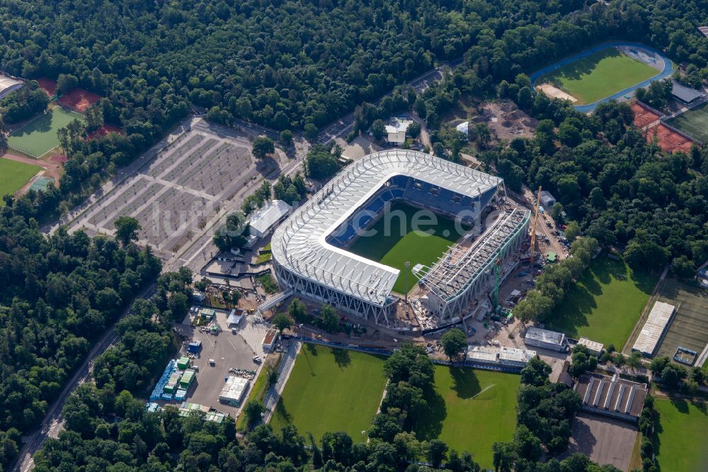 Karlsruhe von oben - Erweiterung des Sportstätten-Gelände der Arena des Stadion Wildparkstadion am Adenauerring in Karlsruhe im Bundesland Baden-Württemberg, Deutschland