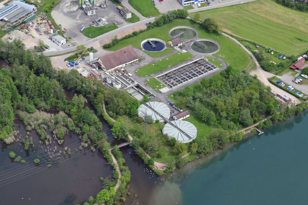 Wehr von oben - Erweiterungs Baustelle der Klärwerks- Becken und Reinigungsstufen in Wehr im Bundesland Baden-Württemberg, Deutschland
