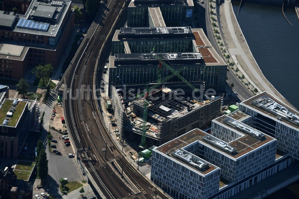 Luftaufnahme Berlin - Erweiterungs- Neubau des Bundesministerium für Bildung und Forschung im Bezirk Mitte in Berlin