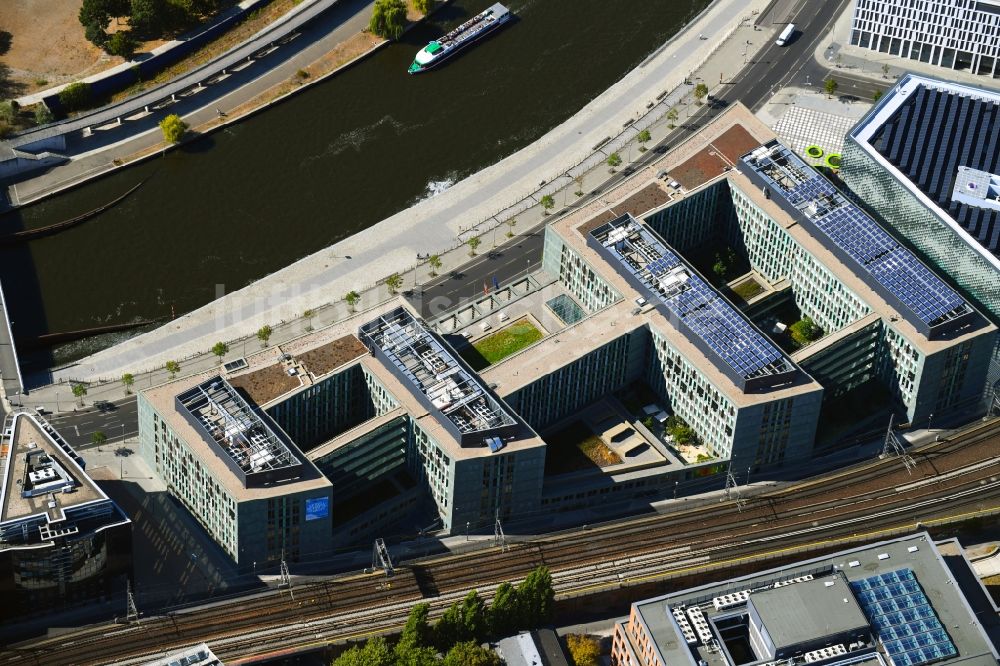 Luftbild Berlin - Erweiterungs- Neubau des Bundesministerium für Bildung und Forschung im Bezirk Mitte in Berlin