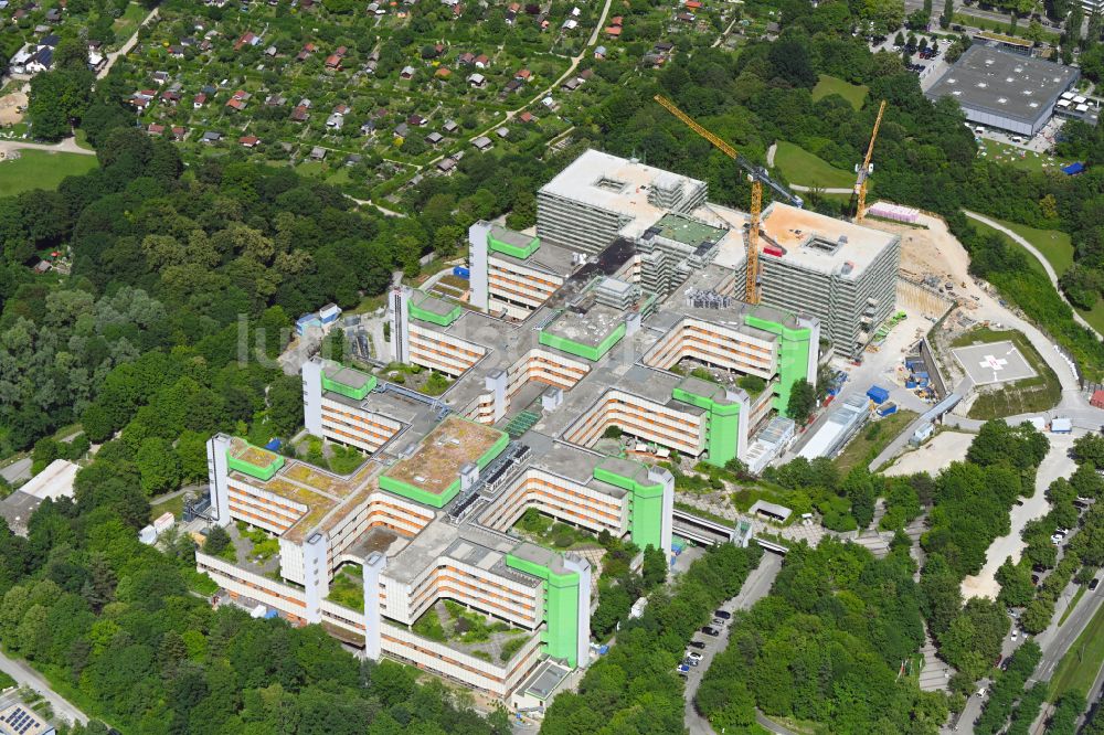 Luftbild München - Erweiterungs- Neubau auf dem Klinikgelände des Krankenhauses München Klinik Bogenhausen in München im Bundesland Bayern, Deutschland