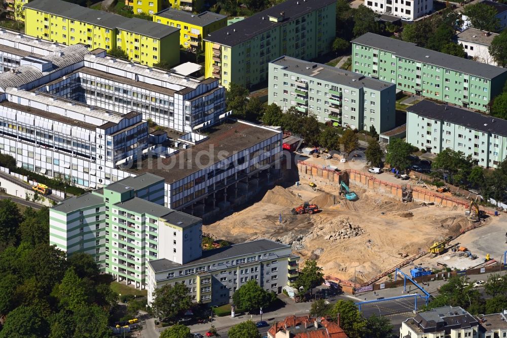 Luftbild Berlin - Erweiterungs- Neubau auf dem Klinikgelände des Krankenhauses Vivantes Klinikum Neukölln in Berlin, Deutschland