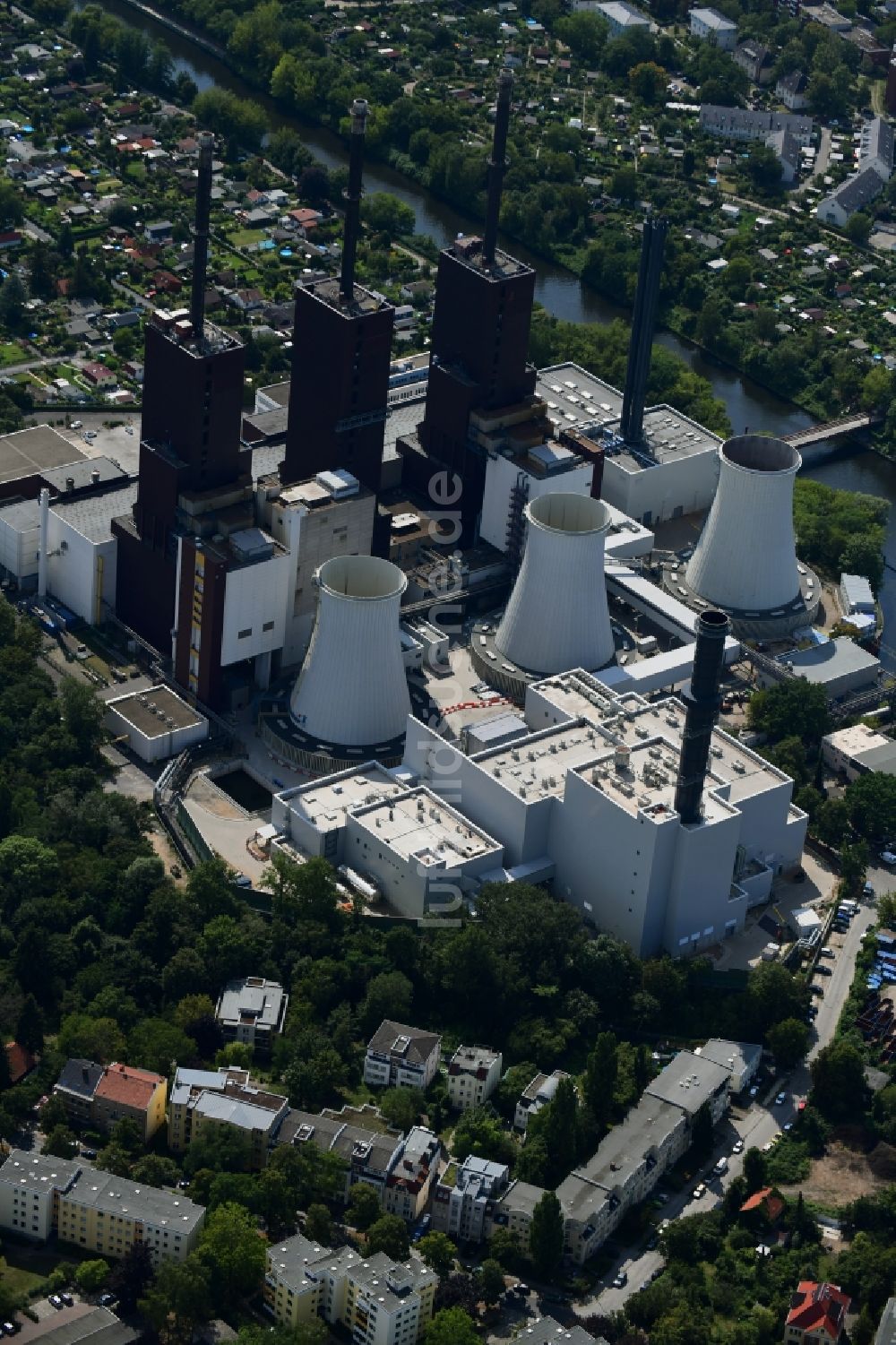 Berlin von oben - Erweiterungs- Neubau am Kraftwerk Berlin Lichterfelde
