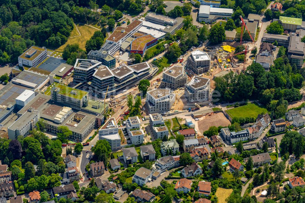 Luftbild Baden-Baden - Erweiterungsbaustelle am Gebäudekomplex des Senders SWR - Südwestrundfunk in Baden-Baden im Bundesland Baden-Württemberg, Deutschland