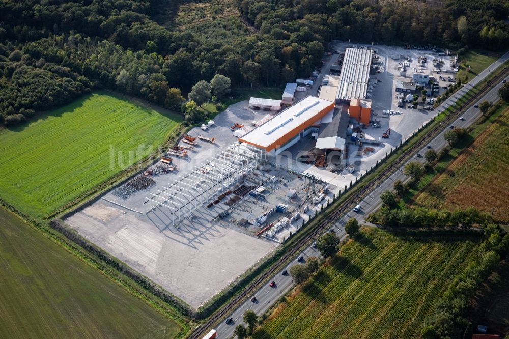 Herzebrock-Clarholz von oben - Erweiterungsbaustelle am Werksgelände Eudur-Bau GmbH & Co. KG in Herzebrock-Clarholz im Bundesland Nordrhein-Westfalen, Deutschland