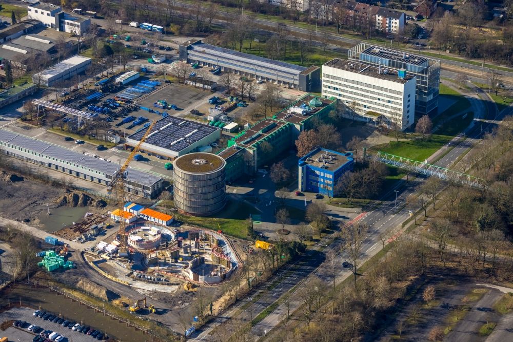 Luftaufnahme Gelsenkirchen - Erweiterungsbaustelle am Werksgelände für ein Laborgebäude der Gelsenwasser in Gelsenkirchen im Bundesland Nordrhein-Westfalen, Deutschland
