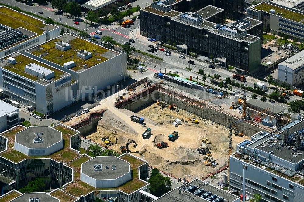 Luftbild München - Erweiterungsbaustelle am Werksgelände an der Schleißheimer Straße in München im Bundesland Bayern, Deutschland