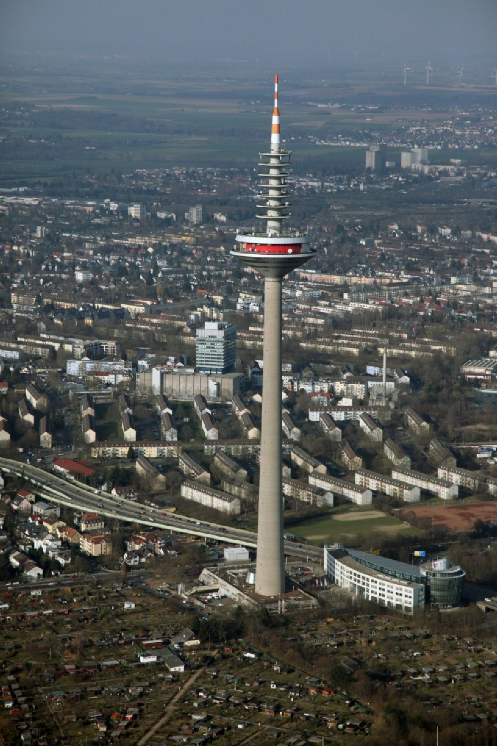 Frankfurt am Main von oben - Europaturm in Frankfurt am Main im Bundesland Hessen, meistens als Fernsehturm bezeichnet