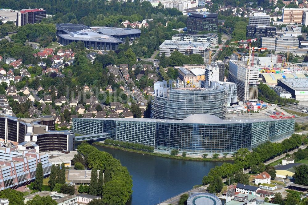 Luftaufnahme Strasbourg - Straßburg - Europäisches Parlament - Parlement européen Strasbourg an der Avenue du Président Robert Schuman in Strasbourg in Grand Est, Frankreich